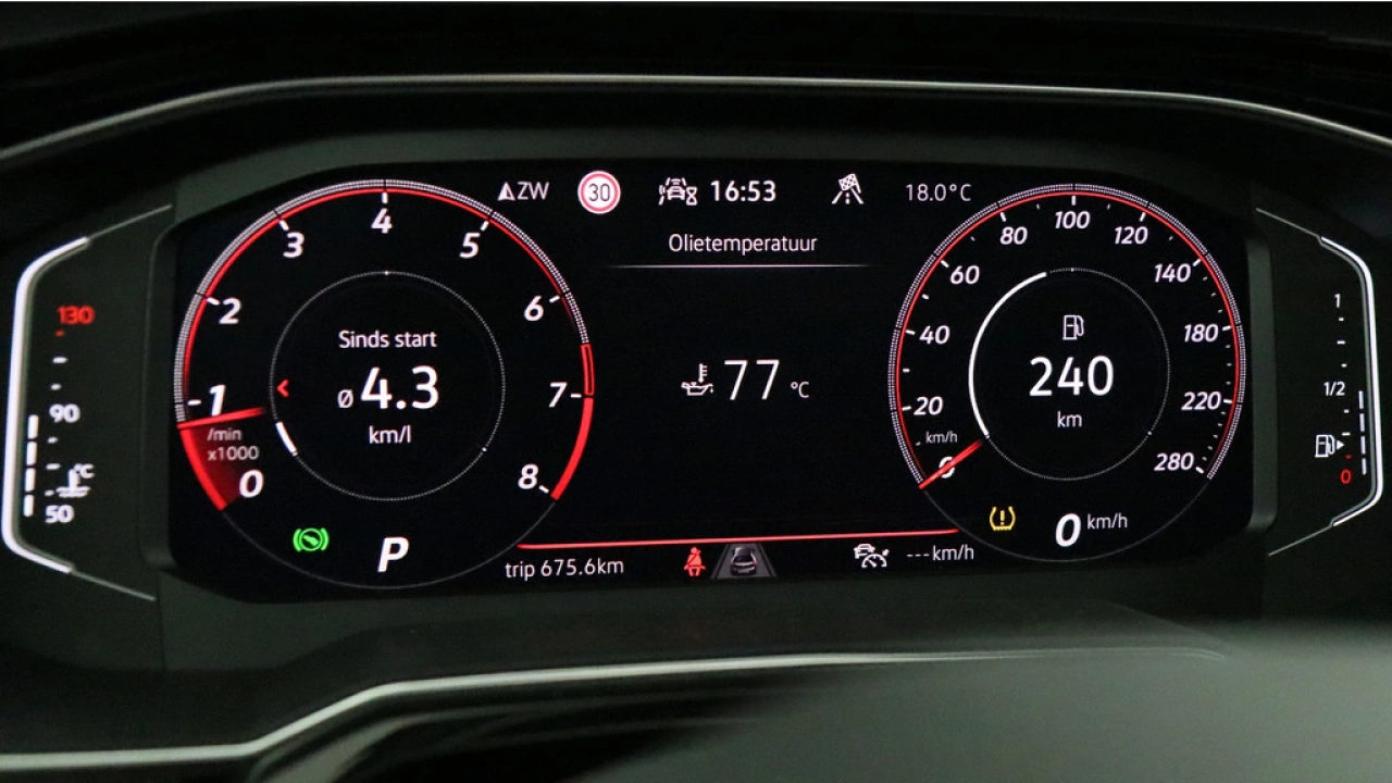 Volkswagen Polo GTI 2.0 207pk Automaat | Pano | Stoelverwarming | Keyless | Cruise | Camera