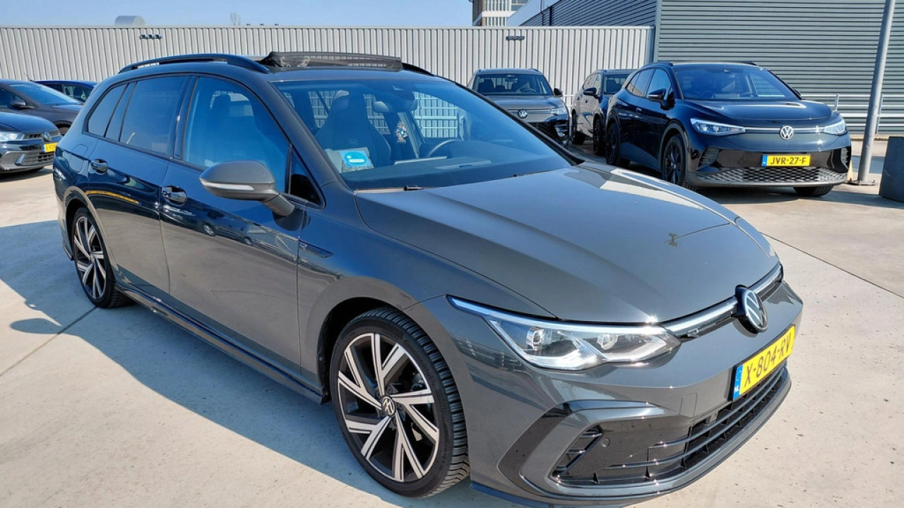 Volkswagen Golf Variant 1.5 eTSI R-Line Business | Panoramadak | 18