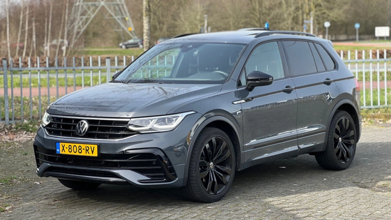 Volkswagen Tiguan 1.5 TSI 150pk DSG R-Line Business Panoramadak Black Style