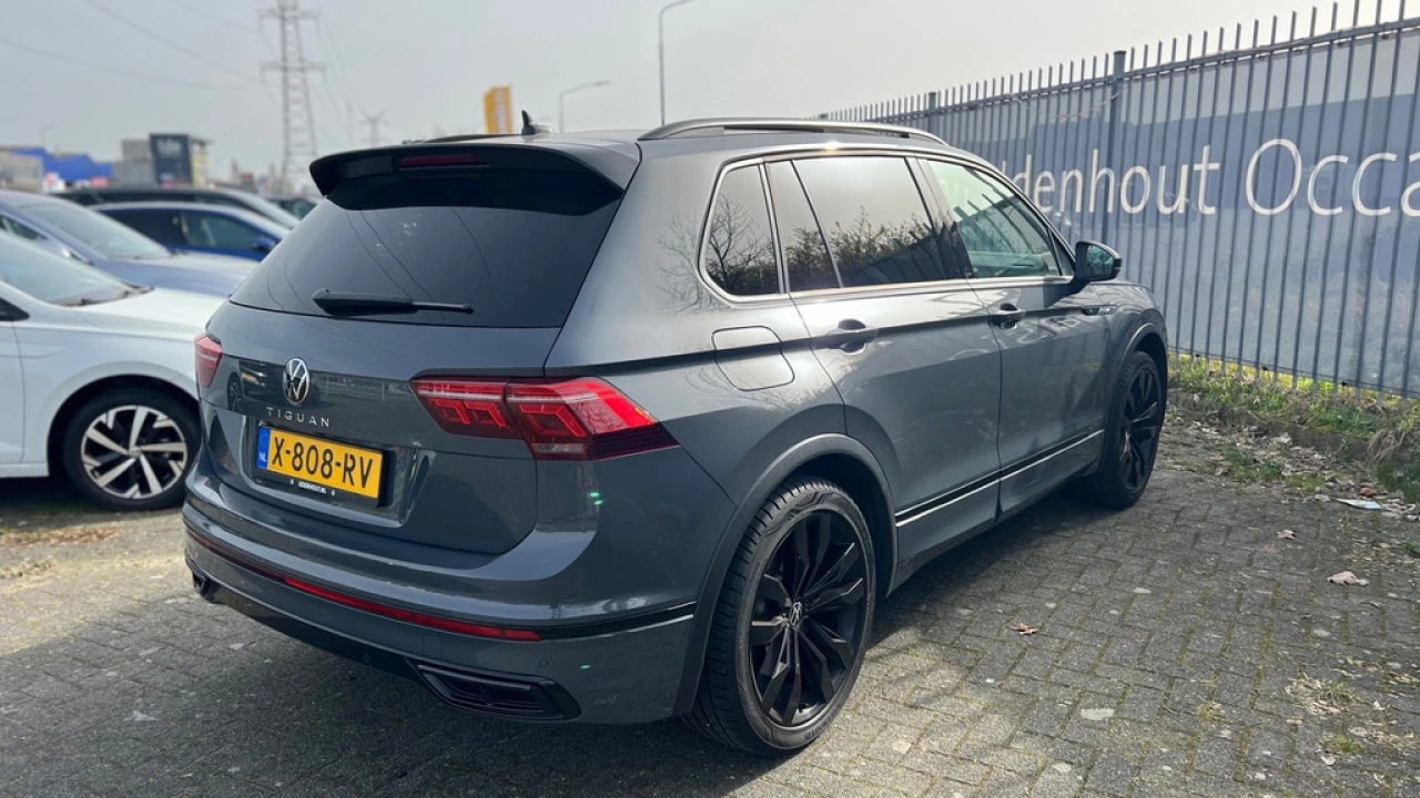 Volkswagen Tiguan 1.5 TSI 150pk DSG R-Line Business Panoramadak Black Style