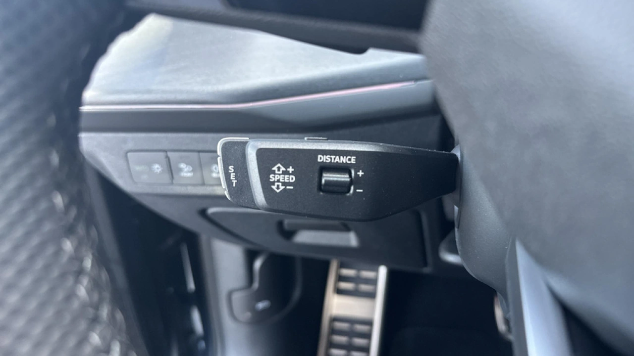 Audi Q3 1.5 200kW e-hybrid S edition Utopiablauw metallic