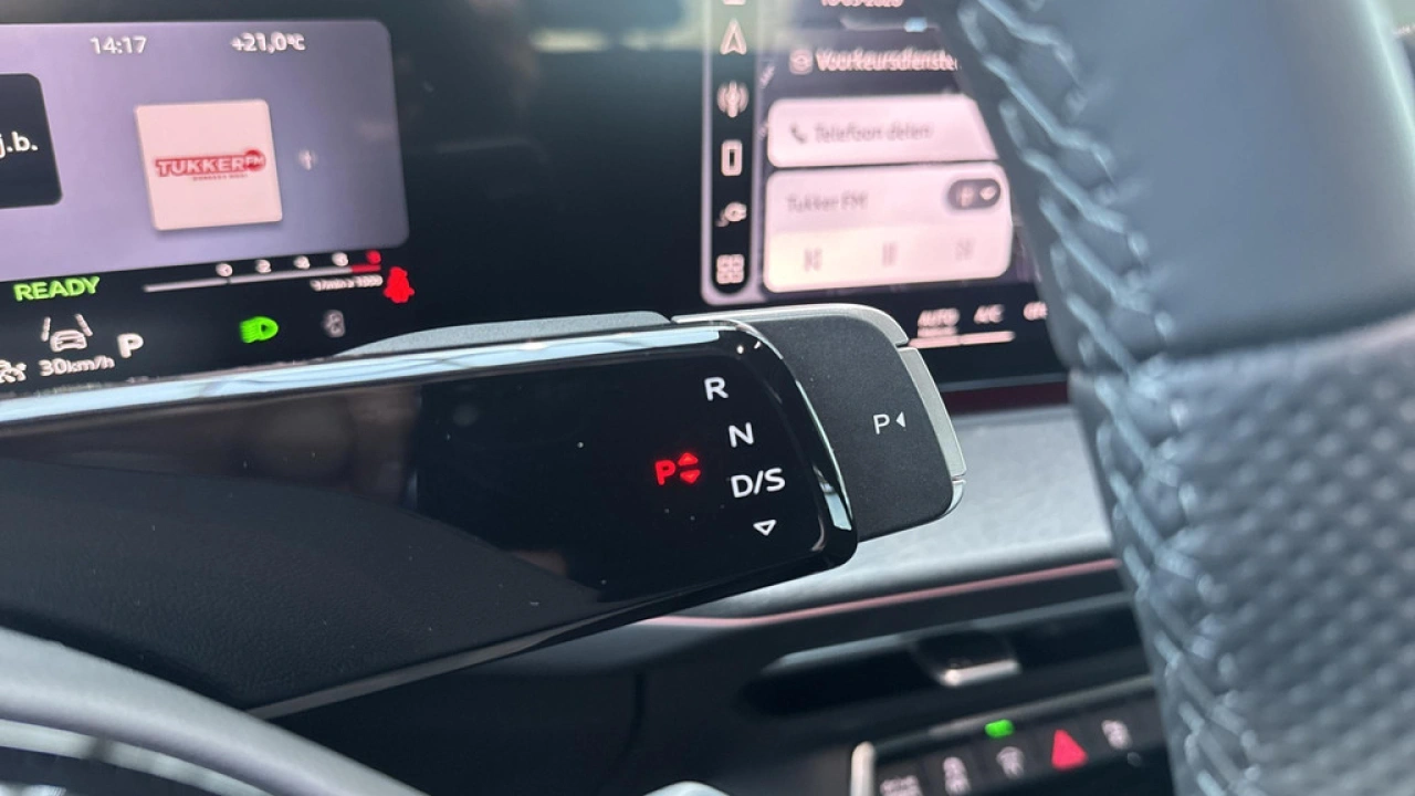 Audi Q3 1.5 200kW e-hybrid S edition Utopiablauw metallic