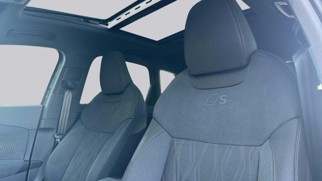 Audi Q3 1.5 200kW e-hybrid S edition Utopiablauw metallic