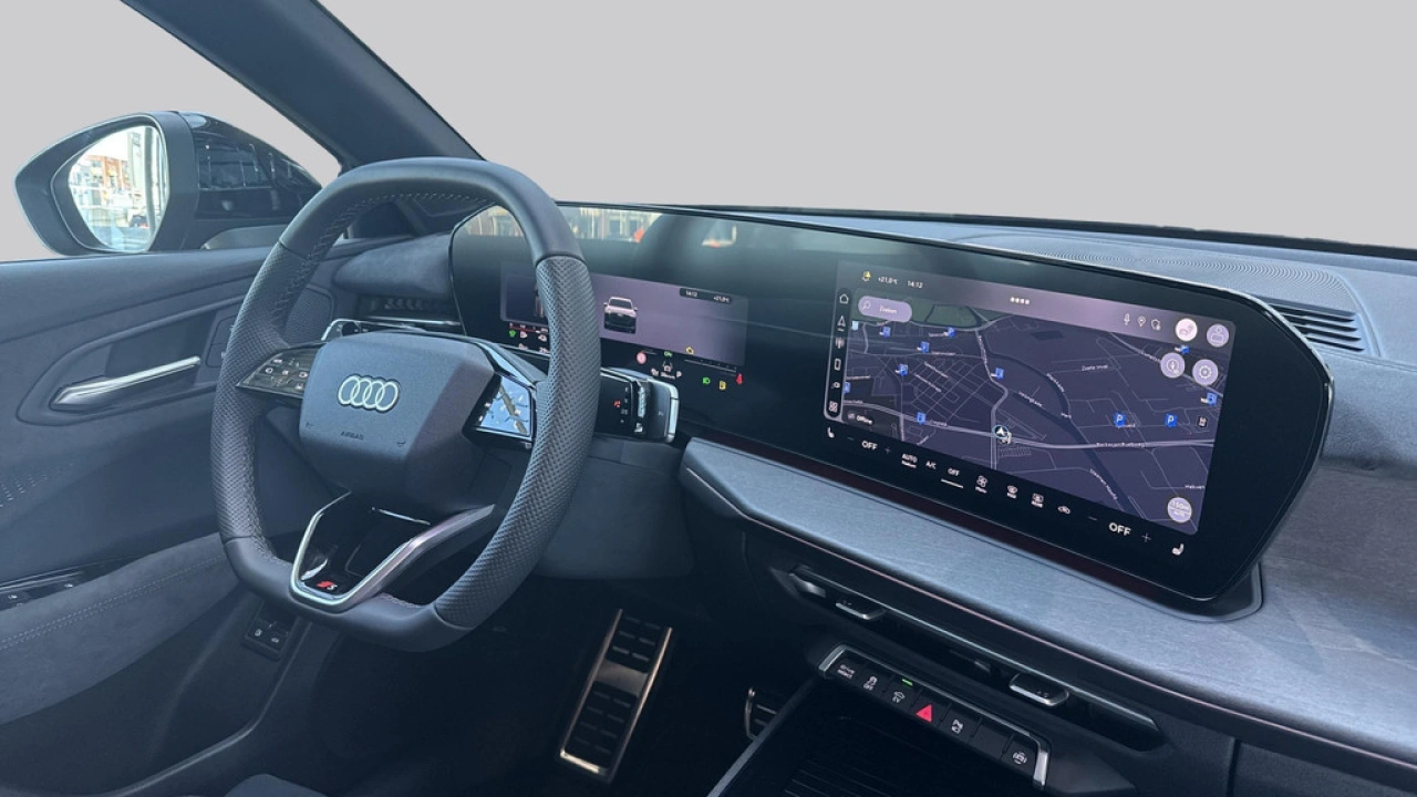 Audi Q3 1.5 200kW e-hybrid S edition Utopiablauw metallic