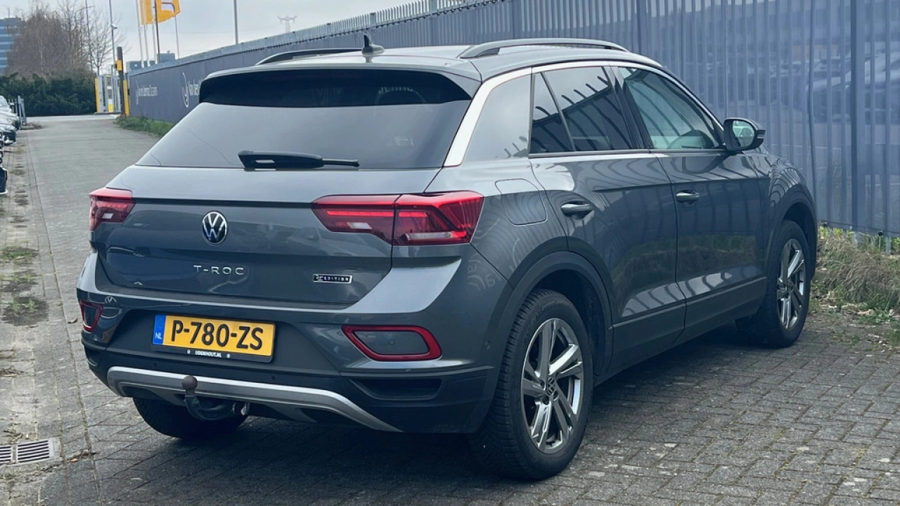 Volkswagen T-Roc 1.5 TSI 150pk DSG Life 75 Edition Navigatie Camera