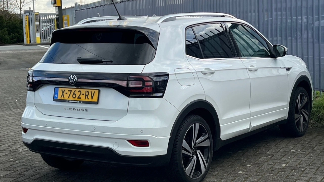Volkswagen T-Cross 1.0 TSI 110pk DSG R-Line Navigatie Camera