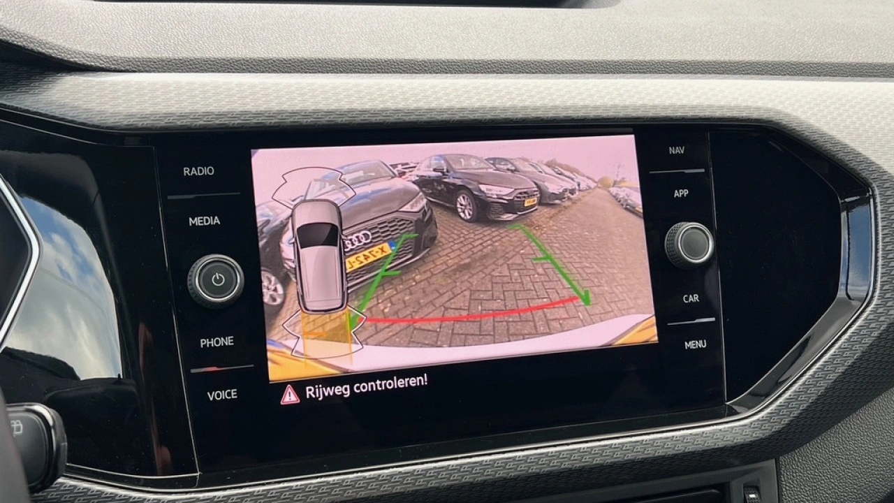 Volkswagen T-Cross 1.0 TSI 110pk DSG R-Line Navigatie Camera