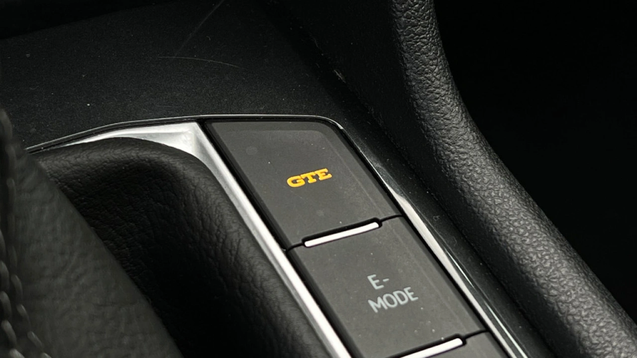 Volkswagen Tiguan 1.4 TSI 245pk DSG eHybrid R-Line Business Panoramadak Trekhaak