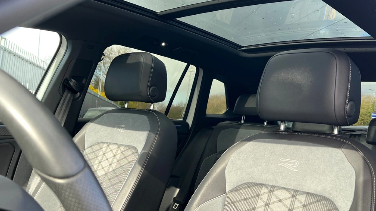 Volkswagen Tiguan 1.4 TSI 245pk DSG eHybrid R-Line Business Panoramadak Trekhaak