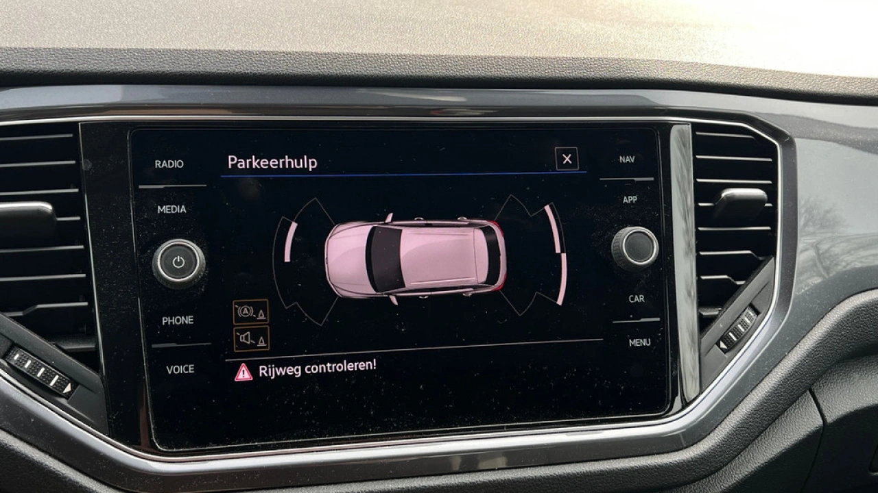 Volkswagen T-Roc 1.5 TSI 150pk Sport Navigatie