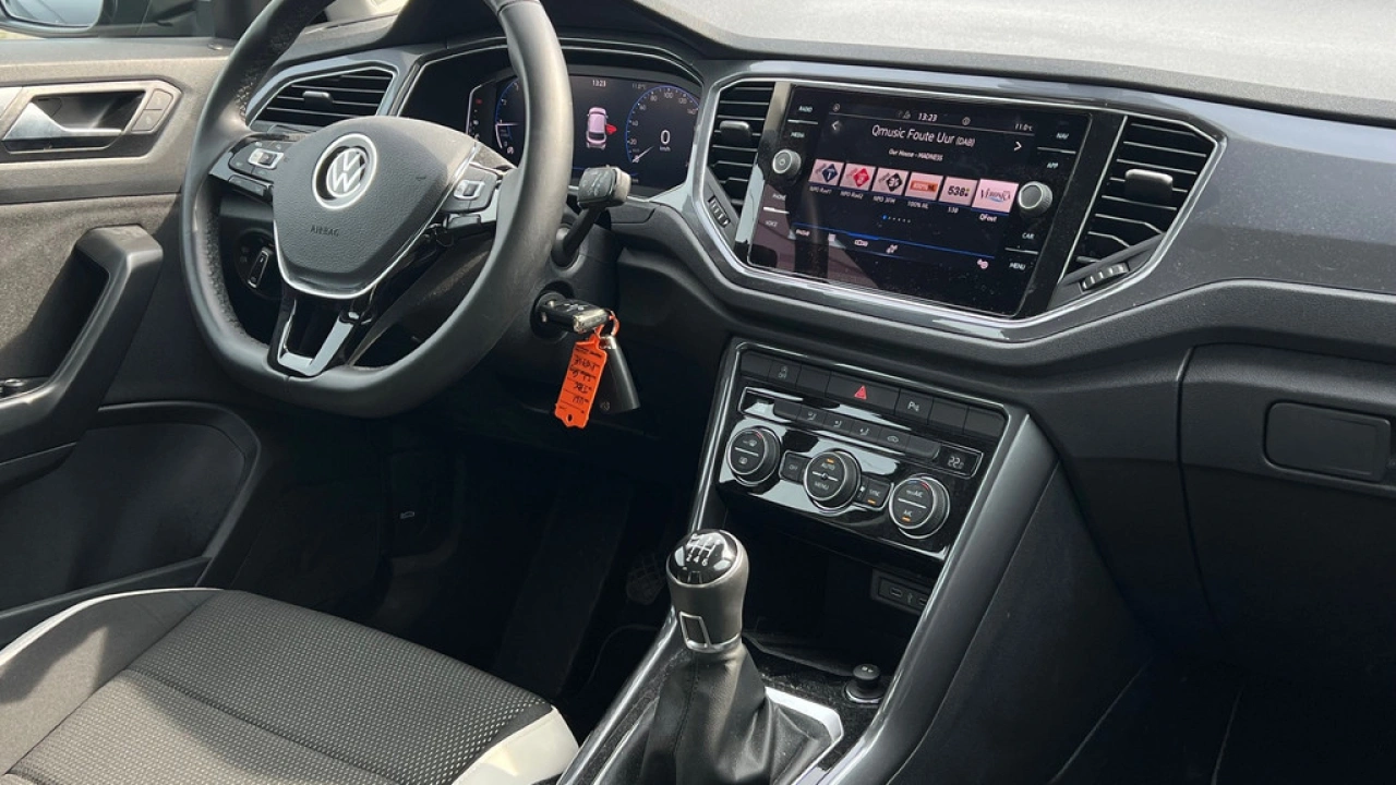 Volkswagen T-Roc 1.5 TSI 150pk Sport Navigatie