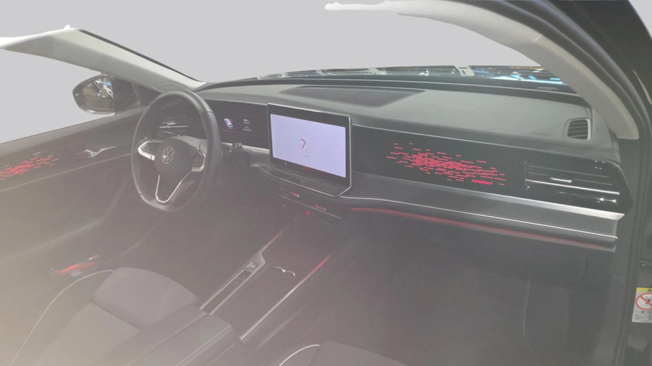 Volkswagen Passat Variant 1.5 eHybrid Business | Design Pakket | Trekhaak | Interieur Pakket |