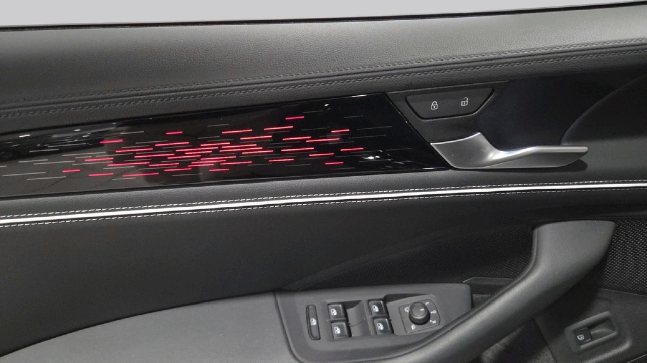 Volkswagen Passat Variant 1.5 eHybrid Business | Design Pakket | Trekhaak | Interieur Pakket |