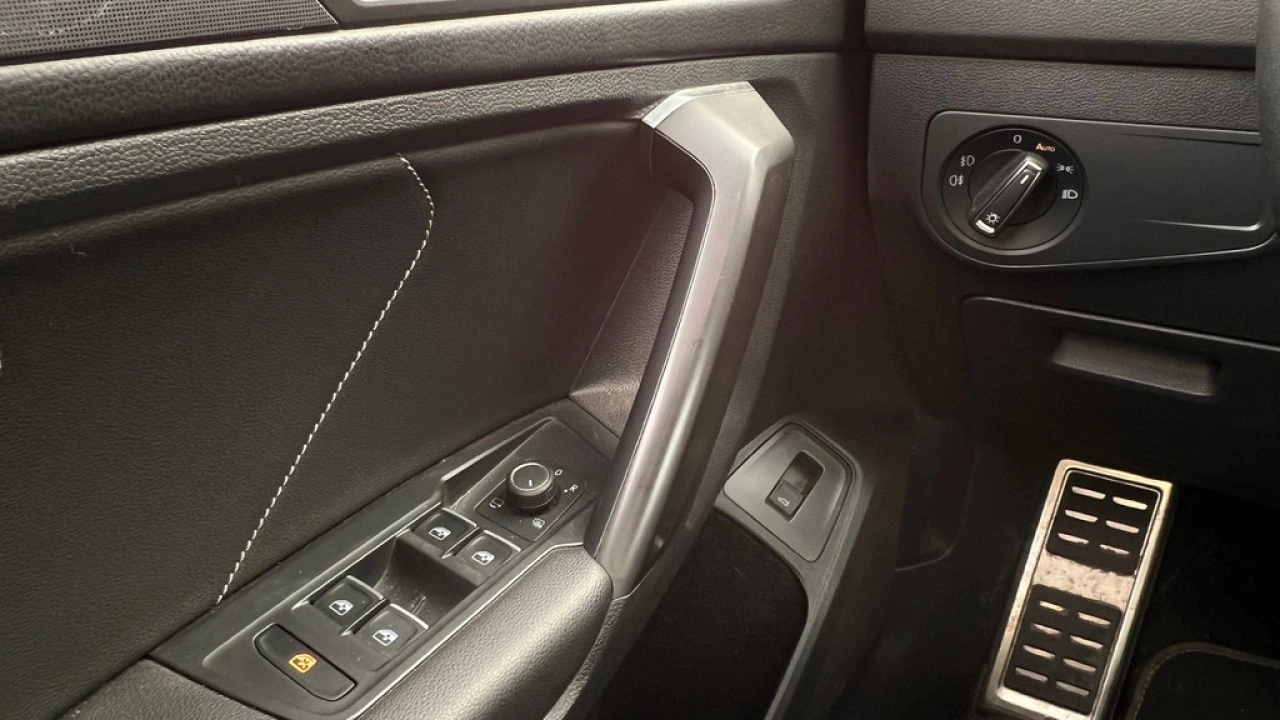 Volkswagen Tiguan Allspace 1.5 TSI 150pk DSG Highline Business R 5p. Leder Panoramadak