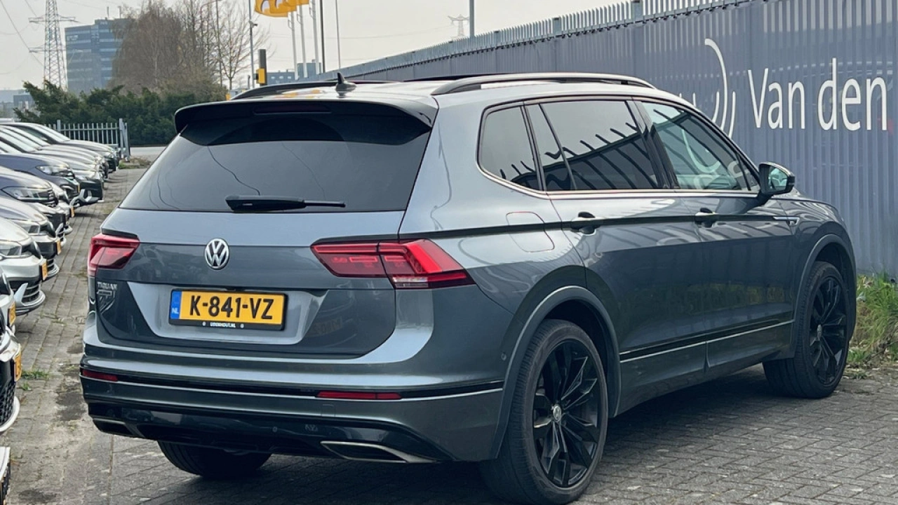 Volkswagen Tiguan Allspace 1.5 TSI 150pk DSG Highline Business R 5p. Leder Panoramadak