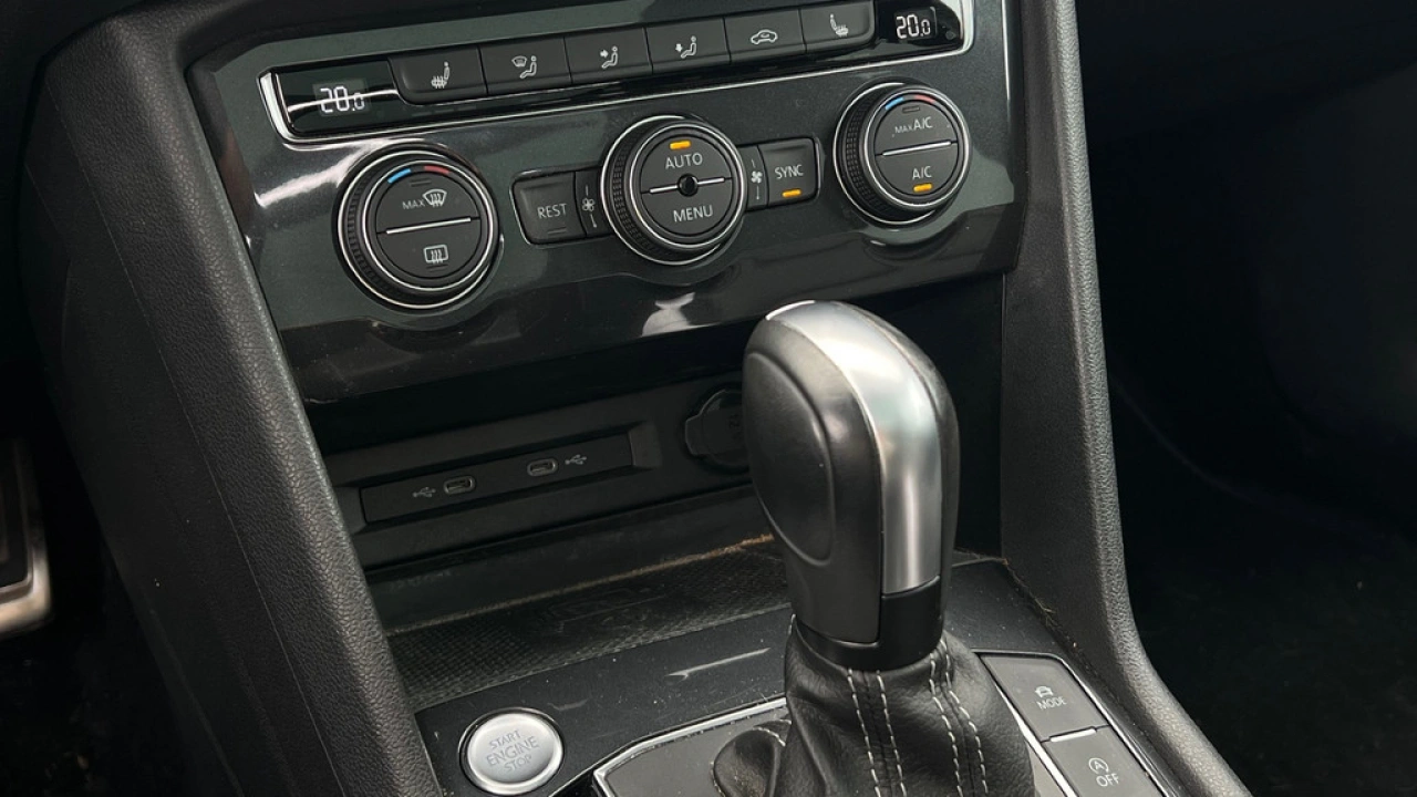 Volkswagen Tiguan Allspace 1.5 TSI 150pk DSG Highline Business R 5p. Leder Panoramadak