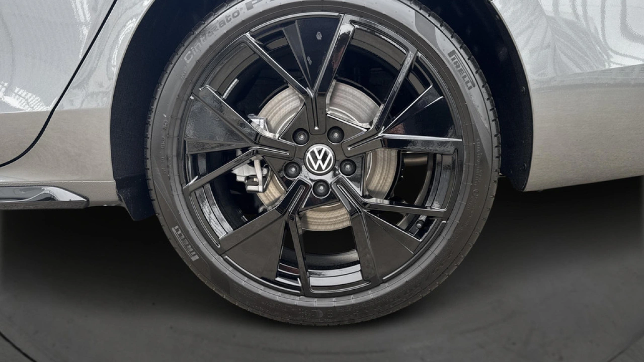 Volkswagen Passat Variant 1.5 eHybrid R-Line Edition 200kw / 272 PK / Trekhaak Demonstratiemodel