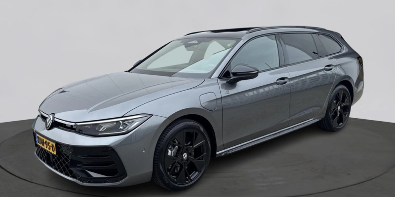 Volkswagen Passat Variant 1.5 eHybrid R-Line Edition 200kw / 272 PK / Trekhaak Demonstratiemodel