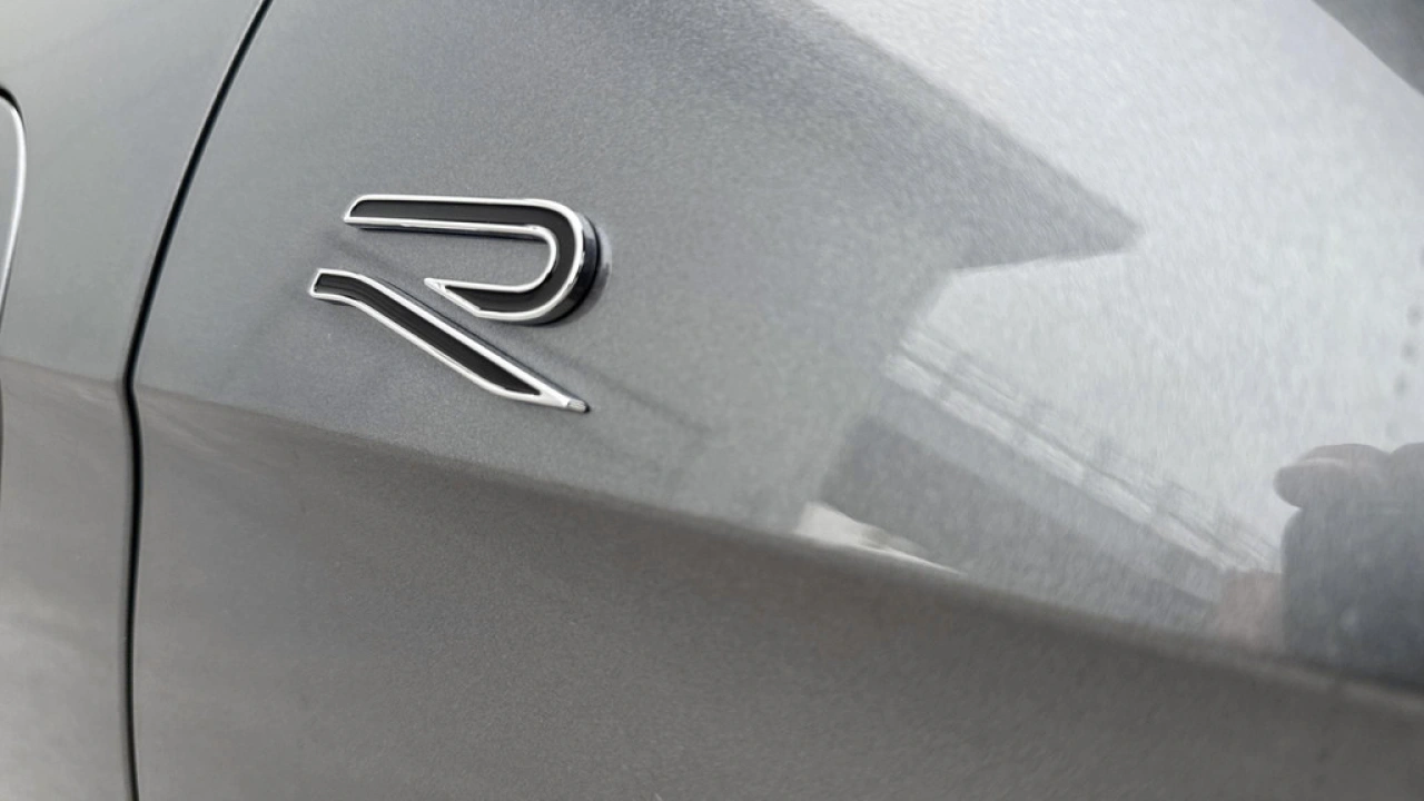 Volkswagen Passat Variant 1.5 eHybrid R-Line Edition 200kw / 272 PK / Trekhaak Demonstratiemodel