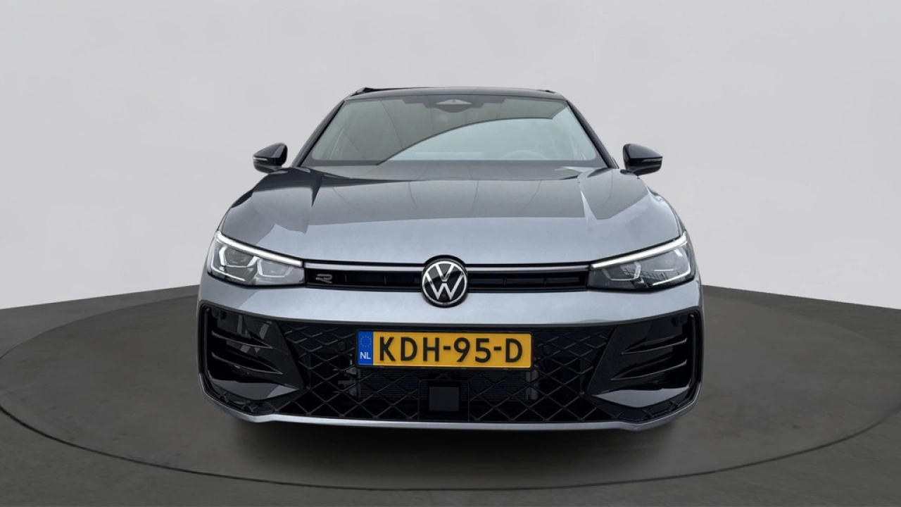 Volkswagen Passat Variant 1.5 eHybrid R-Line Edition 200kw / 272 PK / Trekhaak Demonstratiemodel
