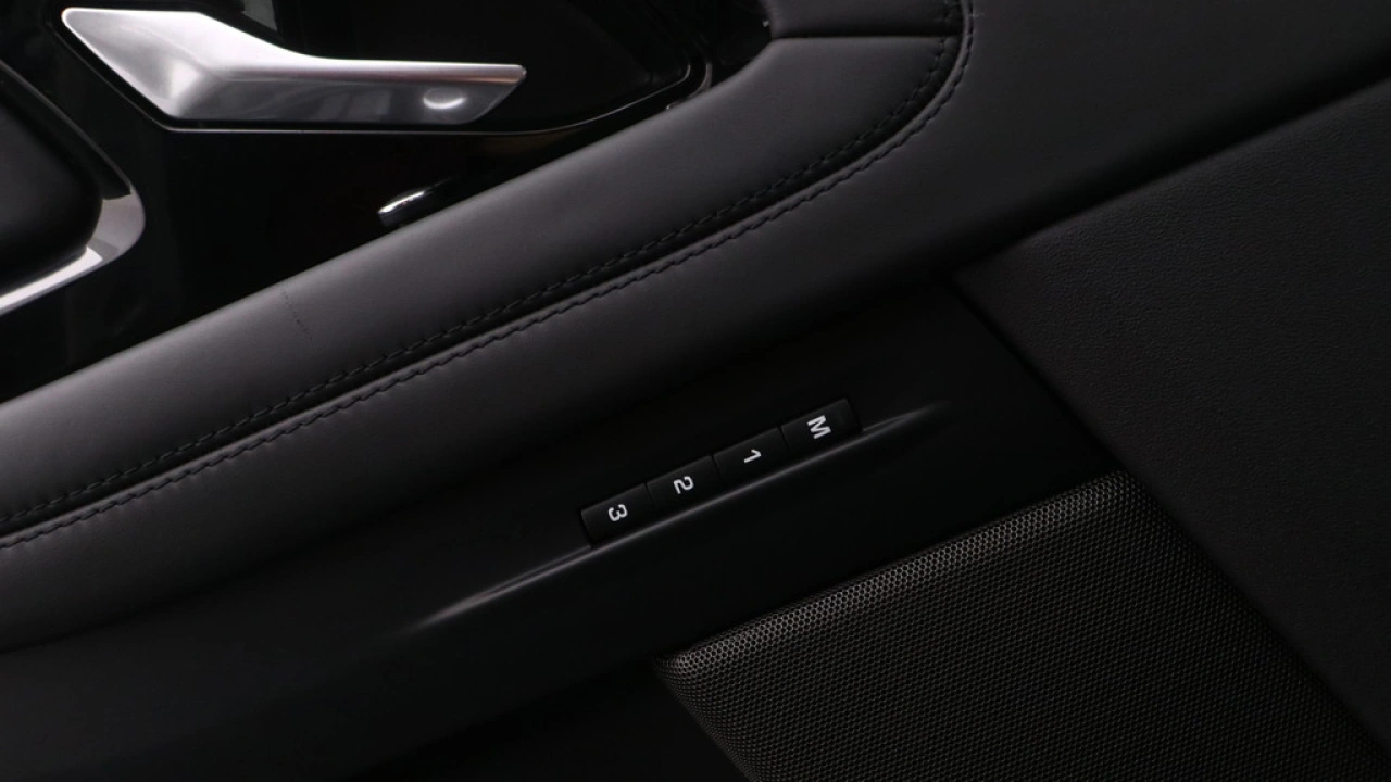 Land Rover Range Rover Evoque 1.5 P300e AWD R-Dynamic HSE | Panoramadak | Leder | HUD | Camera |