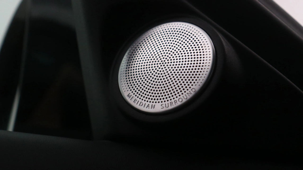 Land Rover Range Rover Evoque 1.5 P300e AWD R-Dynamic HSE | Panoramadak | Leder | HUD | Camera |