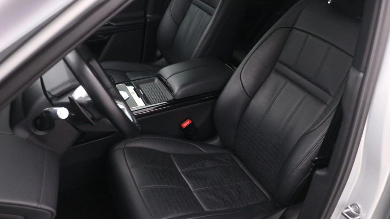 Land Rover Range Rover Evoque 1.5 P300e AWD R-Dynamic HSE | Panoramadak | Leder | HUD | Camera |