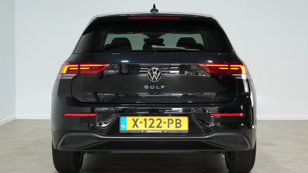 Volkswagen Golf 1.0 TSI 110pk Life Business