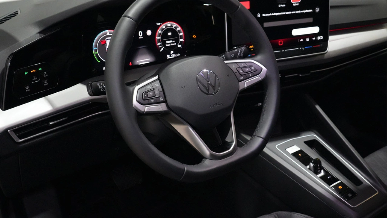 Volkswagen Golf 1.5 eHybrid 204pk Life Edition