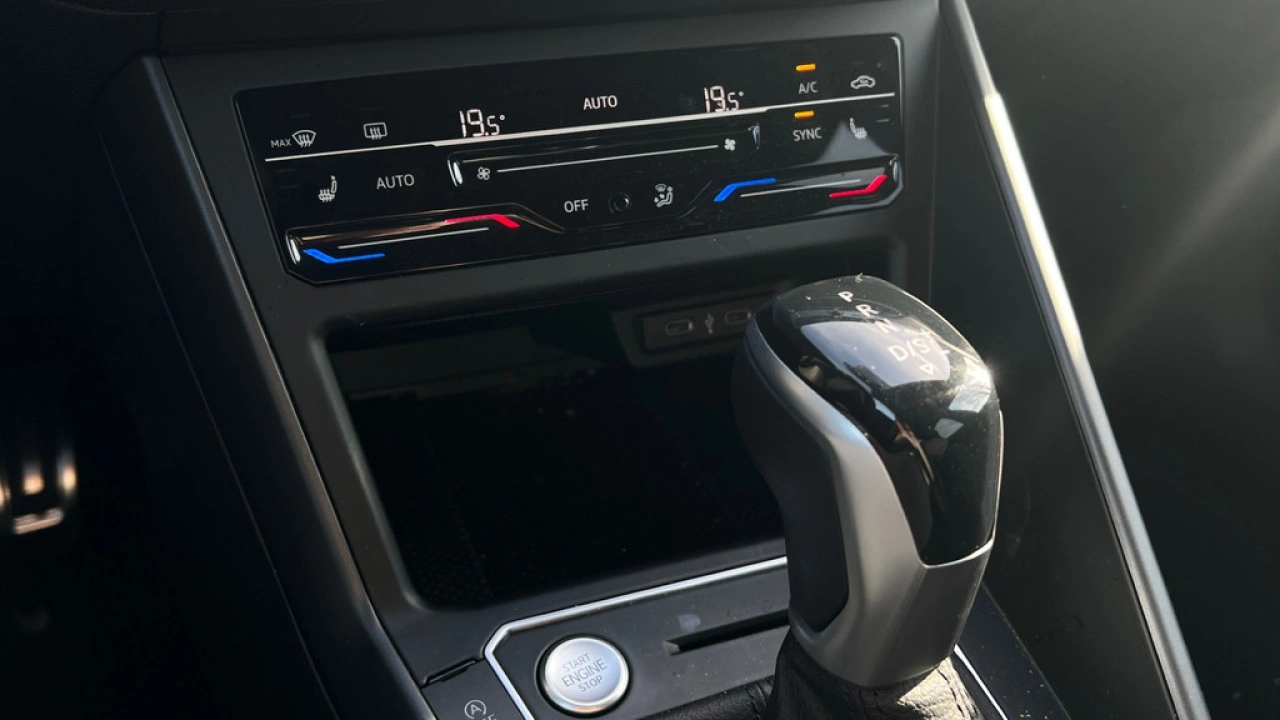 Volkswagen Taigo 1.0 TSI 110pk DSG R-Line Navigatie Camera