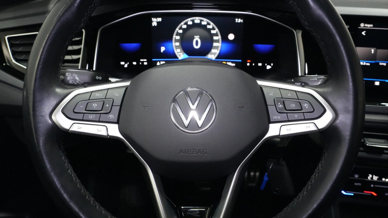 Volkswagen Polo 1.0 TSI DSG R-Line