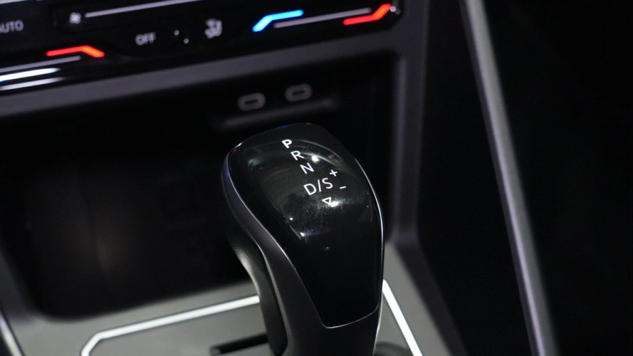 Volkswagen Polo 1.0 TSI DSG R-Line