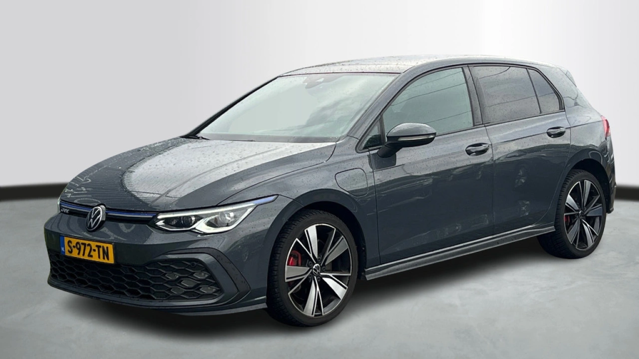 Volkswagen Golf GTE 1.4 TSI DSG 245pk eHybrid Panoramadak Matrix