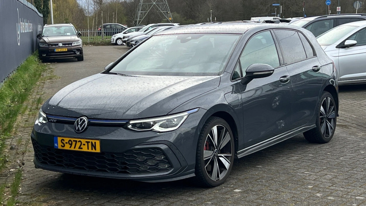 Volkswagen Golf GTE 1.4 TSI DSG 245pk eHybrid Panoramadak Matrix