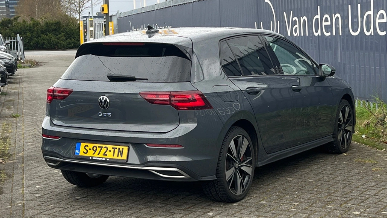 Volkswagen Golf GTE 1.4 TSI DSG 245pk eHybrid Panoramadak Matrix