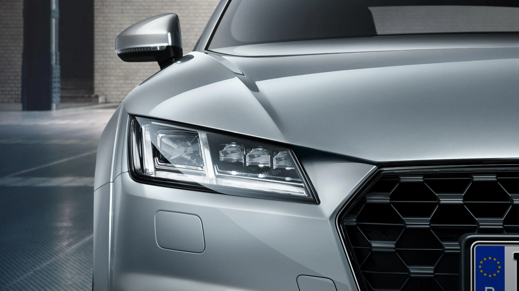 De Audi TT Coupé is er met led-koplampen en met matrix-led-koplampen