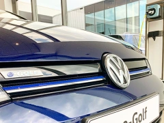 Volkswagen e-Golf met overheidssubsidie extra voordelig bij Autobedrijf Van den Udenhout