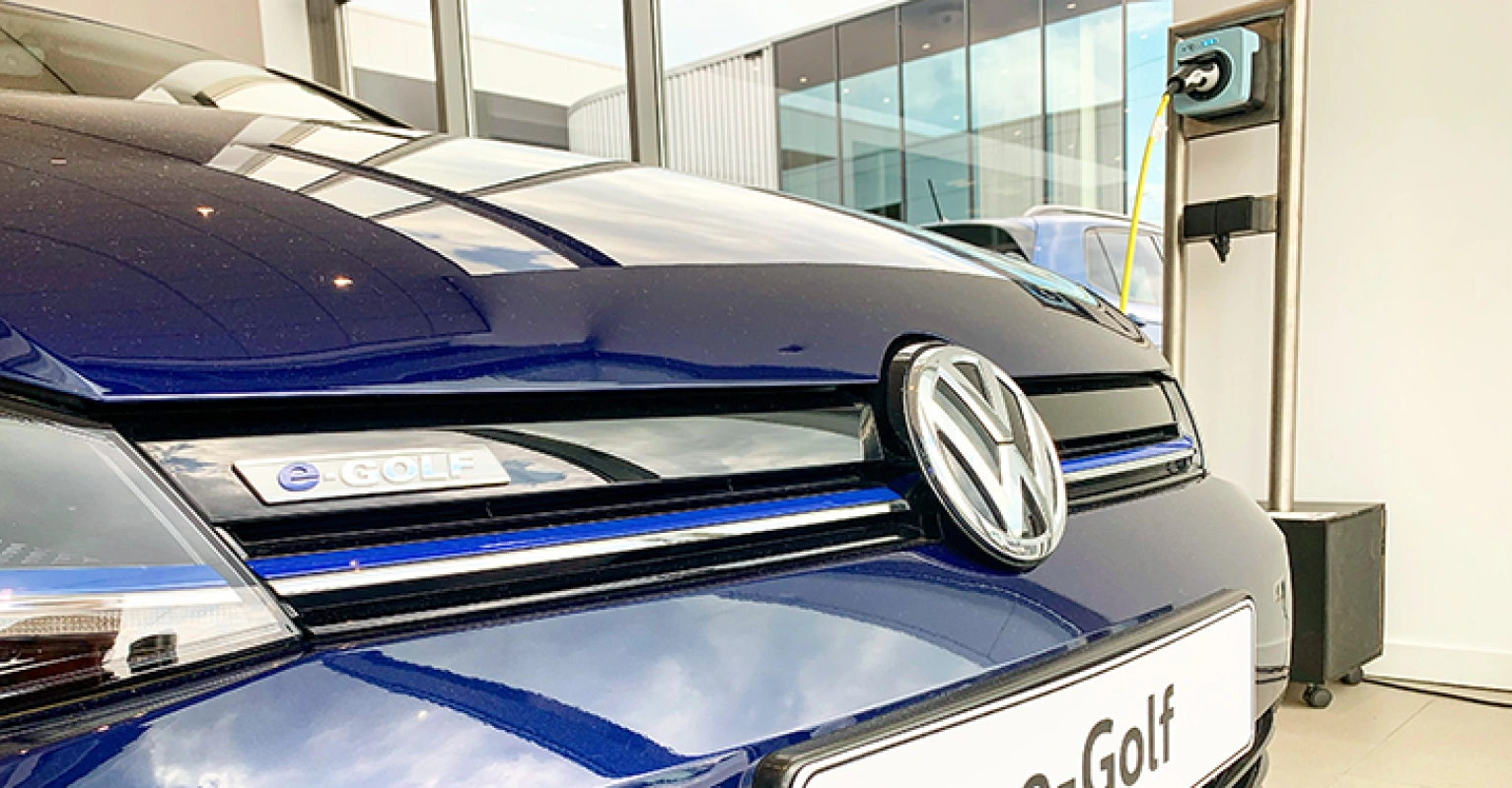 Volkswagen e-Golf met overheidssubsidie extra voordelig bij Autobedrijf Van den Udenhout
