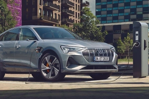 Audi prijst e-tron Sportback en maakt e-tron SUV bijna 10K goedkoper