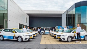 Autobedrijf Van den Udenhout maakt speciale SEAT Ibiza 'HC Den Bosch Edition' voor Hockeyclub Den Bosch