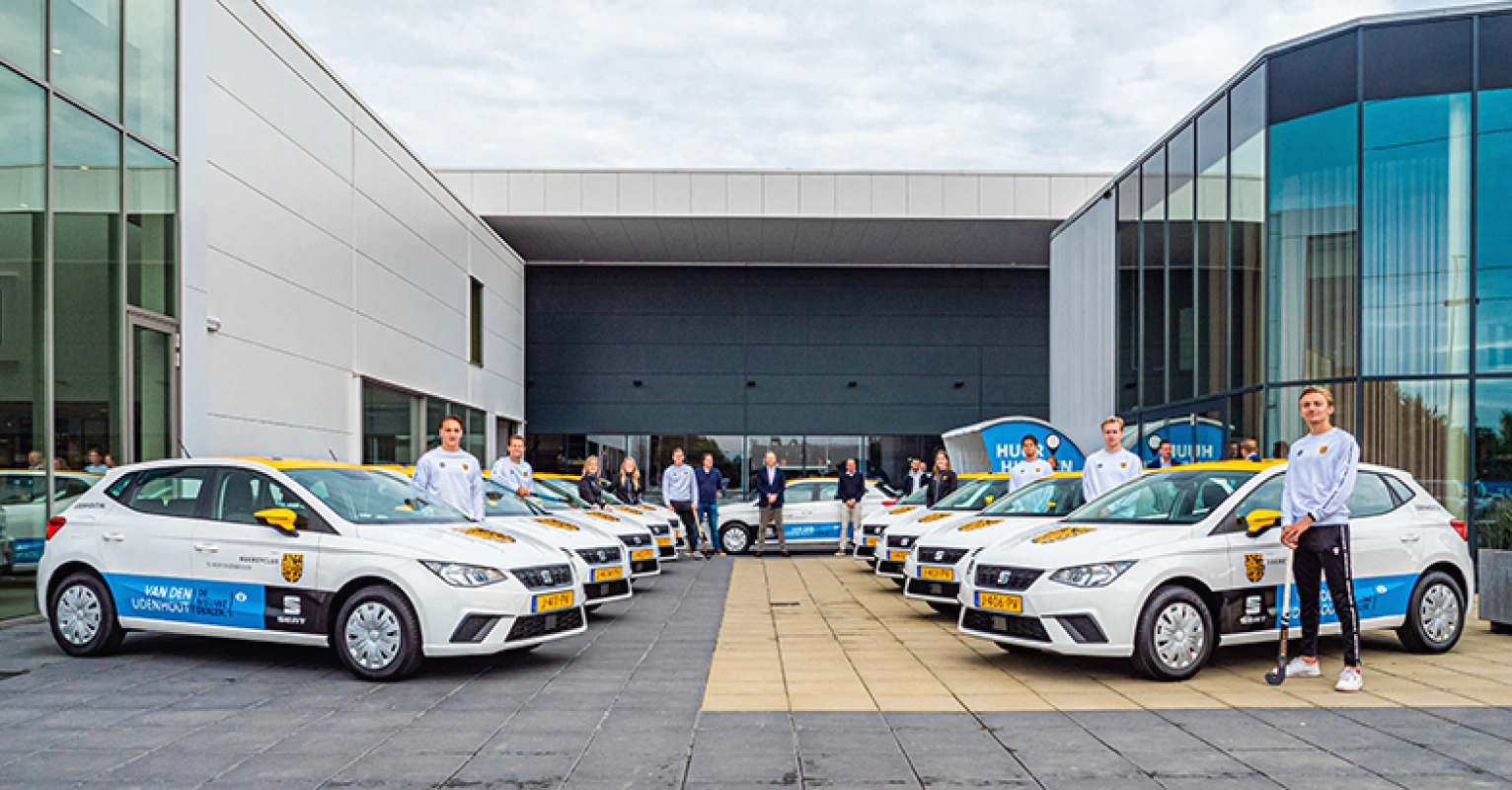 Autobedrijf Van den Udenhout maakt speciale SEAT Ibiza 'HC Den Bosch Edition' voor Hockeyclub Den Bosch