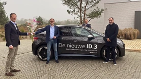 Duizendste elektrische auto van Autobedrijf Van den Udenhout voor Opportunity Partners B.V. in Cromvoirt