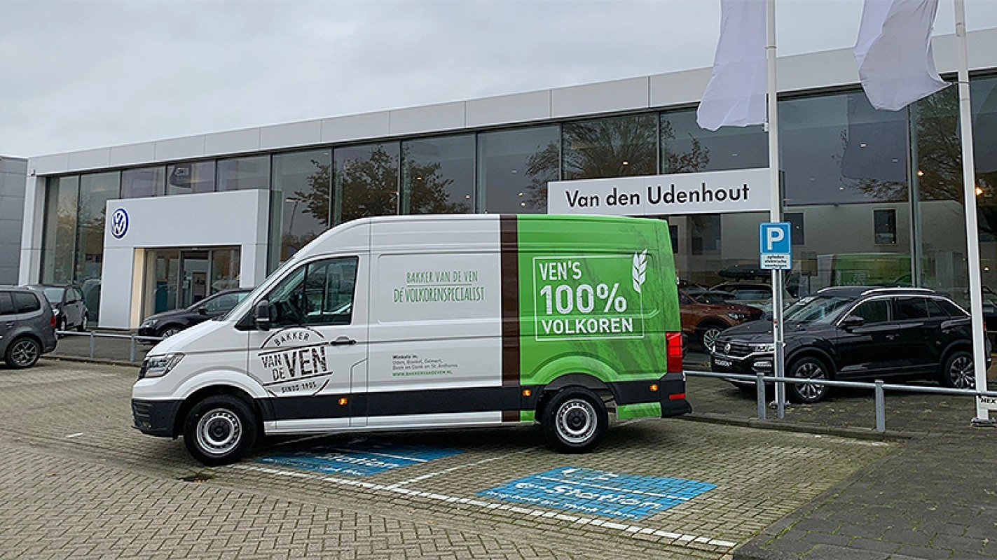 Voor dag en dauw op pad met fluisterstille Volkswagen e-Crafter dankzij Autobedrijf Van den Udenhout